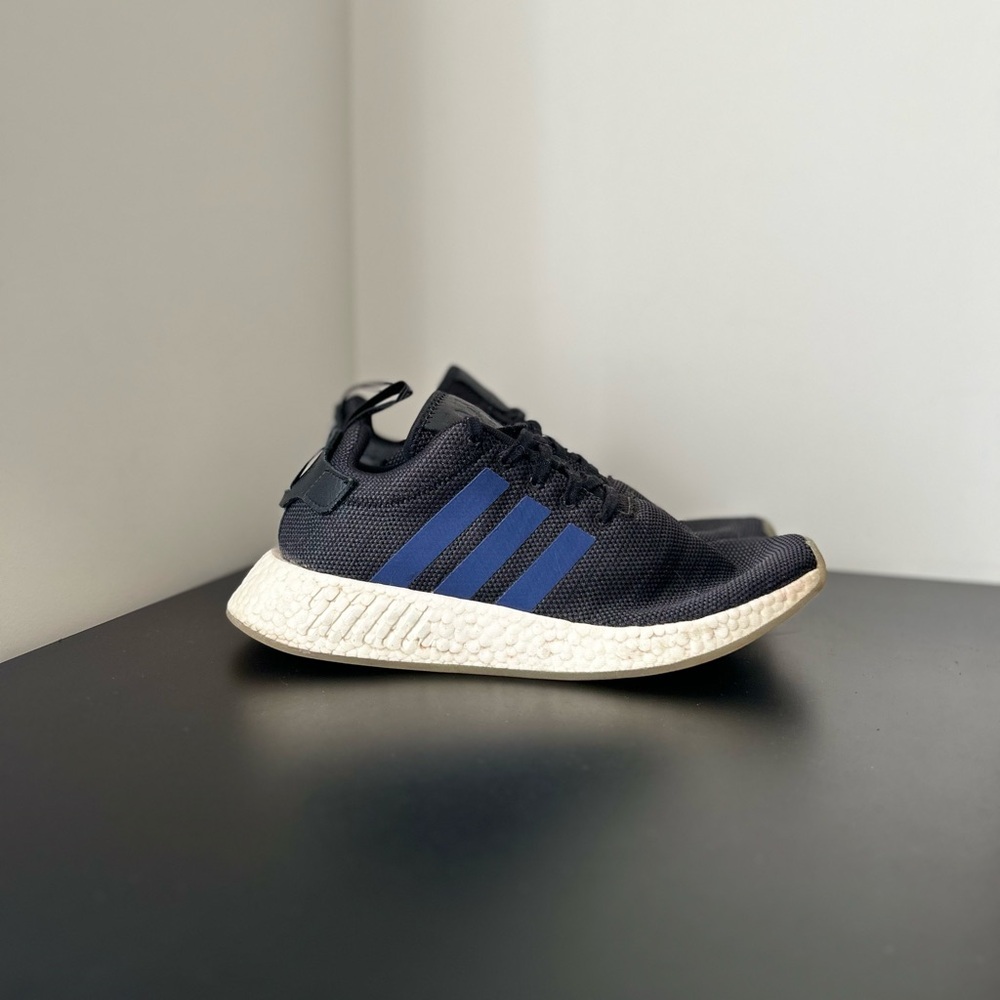 Adidas NMD R2 women’s
